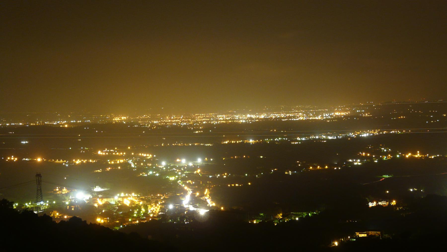 Blick von San Baronto in der Nacht